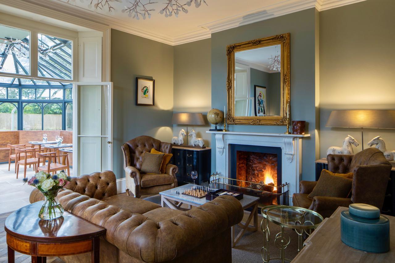 Отель Crestow House Экстерьер фото