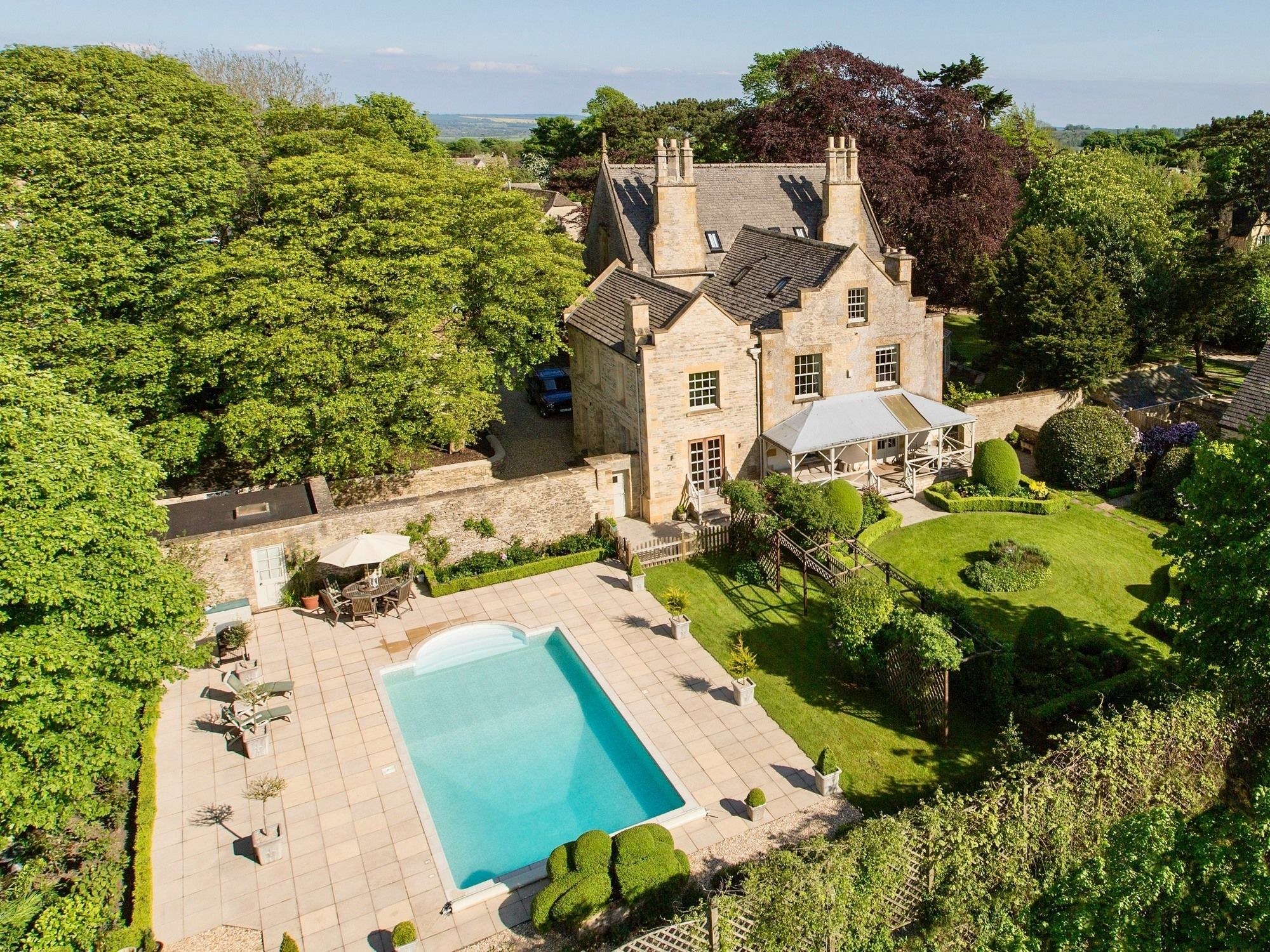 Отель Crestow House Экстерьер фото